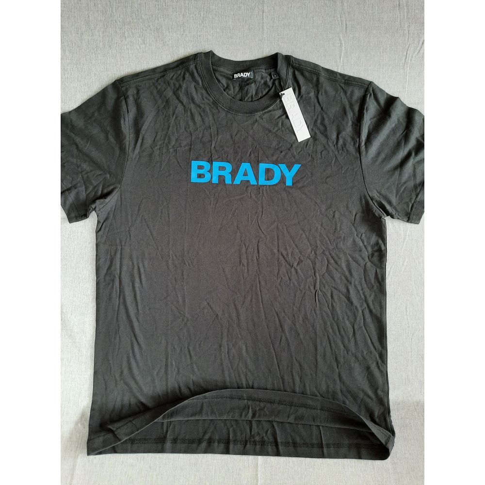 Brady Men Large Art Logo Short Sleeve Tee Reflective Wordmark BCI Recycle Cotton